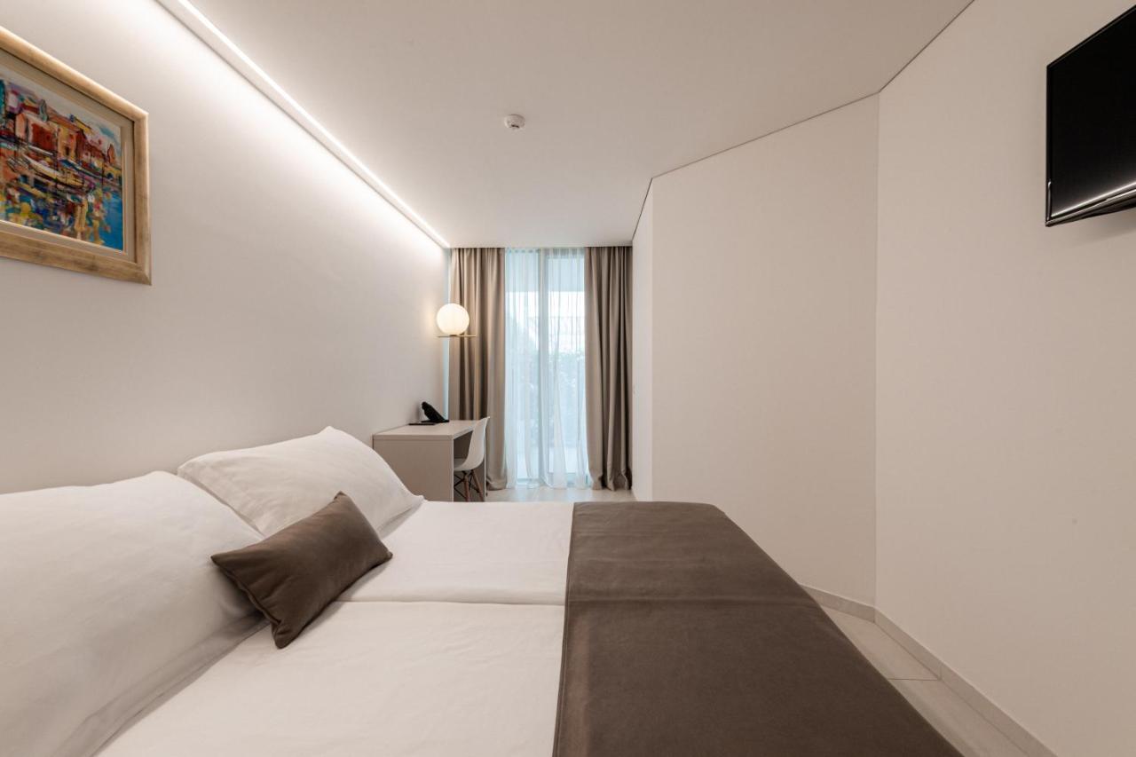 Aparthotel Joel Novalja Kültér fotó