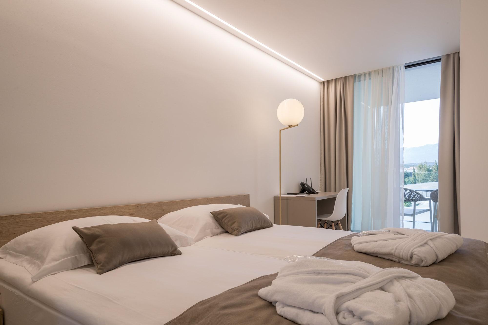 Aparthotel Joel Novalja Kültér fotó