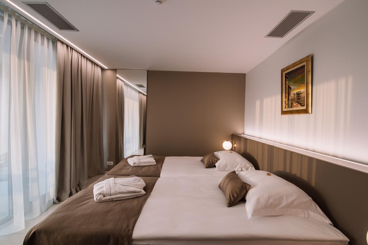 Aparthotel Joel Novalja Kültér fotó